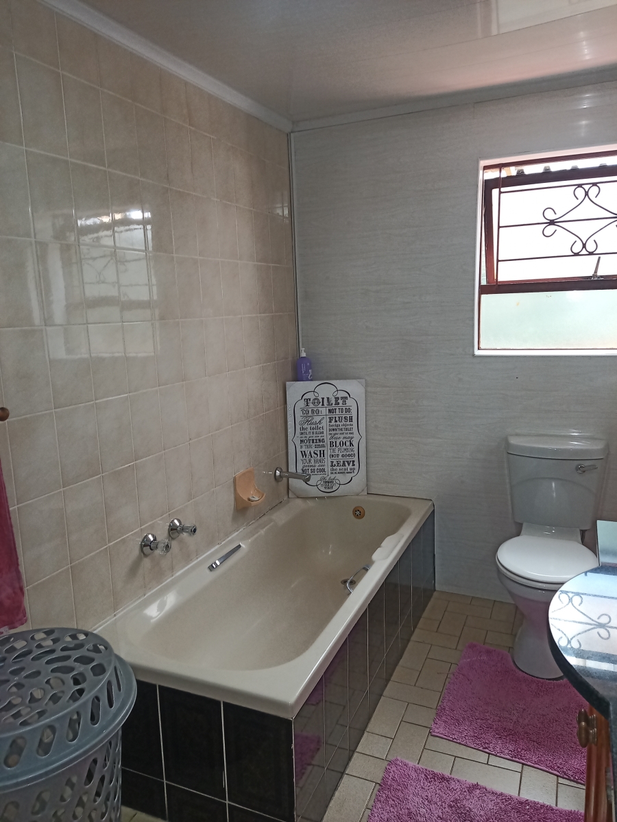 To Let 3 Bedroom Property for Rent in Strandfontein Western Cape